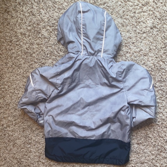 Boys size 5 fleece-lined hooded jacket. - Picture 8 of 9